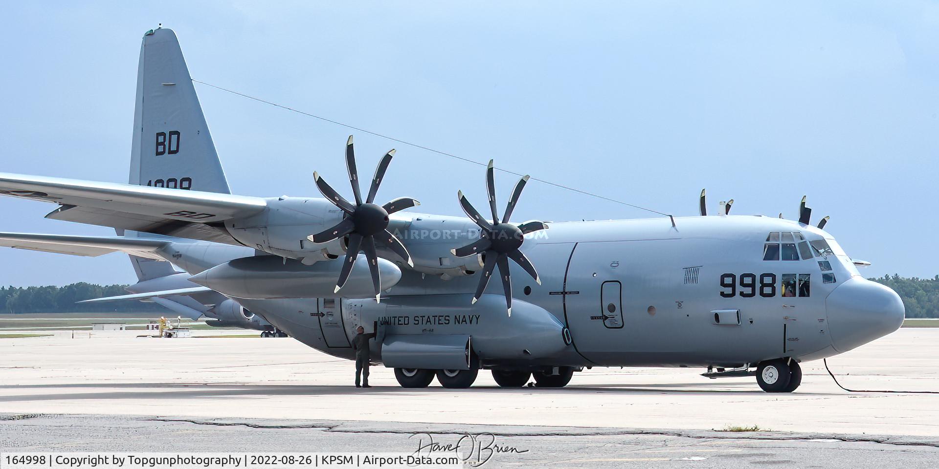 164998, 1991 Lockheed C-130T Hercules C/N 382-5305, CONVOY3562 in for a quick gas & go