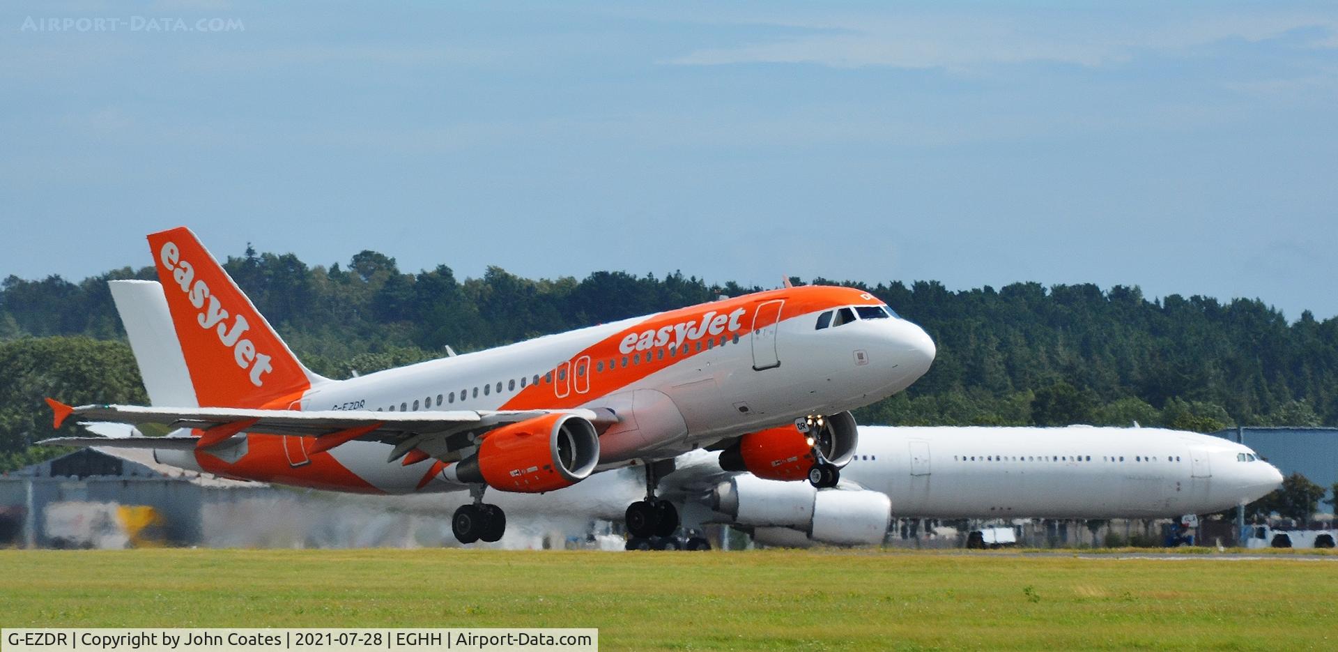 G-EZDR, 2008 Airbus A319-111 C/N 3683, Lifting off 26