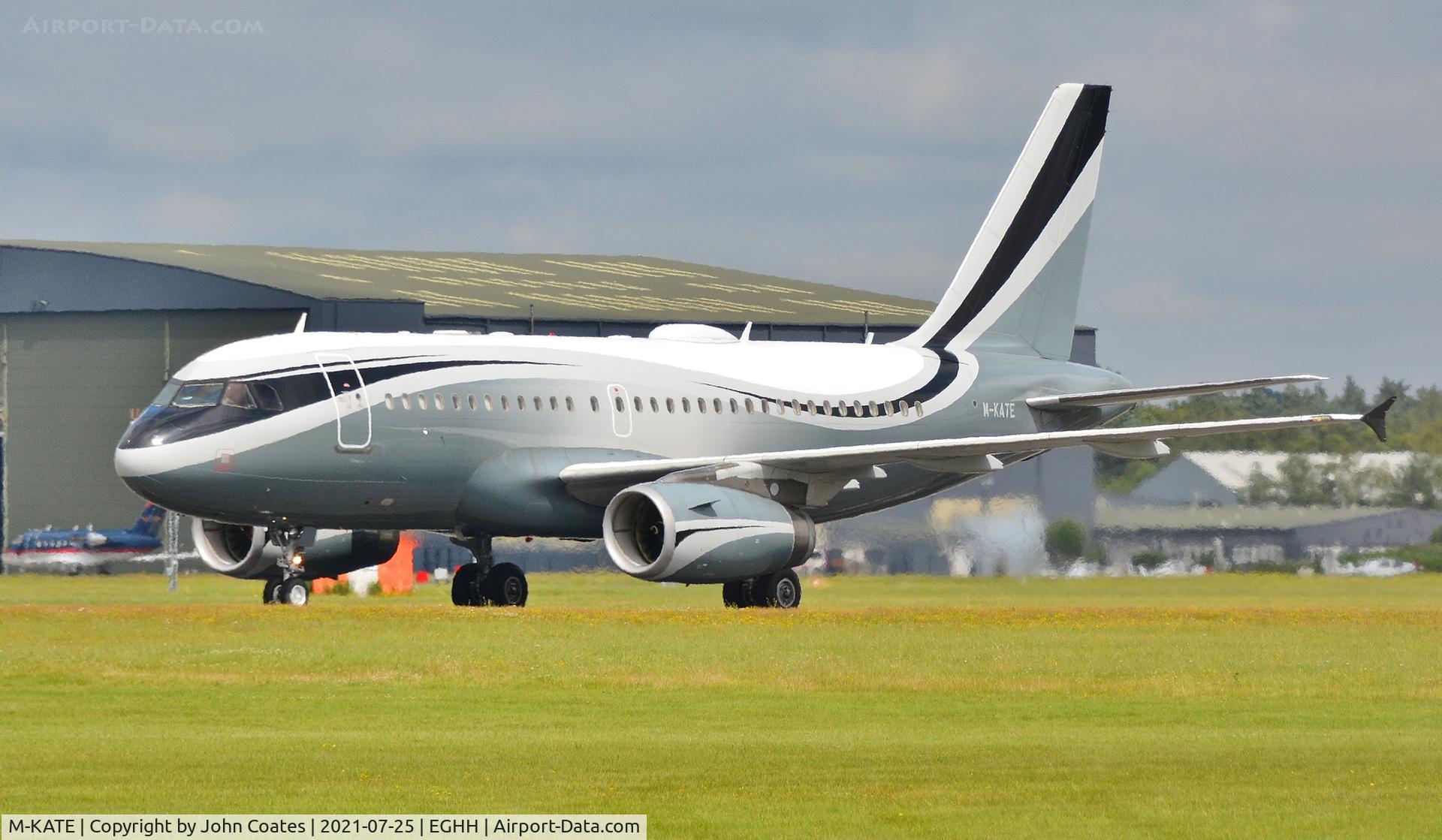 M-KATE, 2010 Airbus ACJ319 (A319-133/CJ) C/N 4151, Arriving on 26