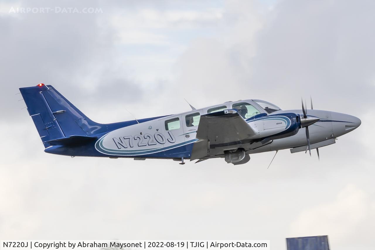 N7220J, 1984 Beech 58 Baron C/N TH-1449, New livery Paint