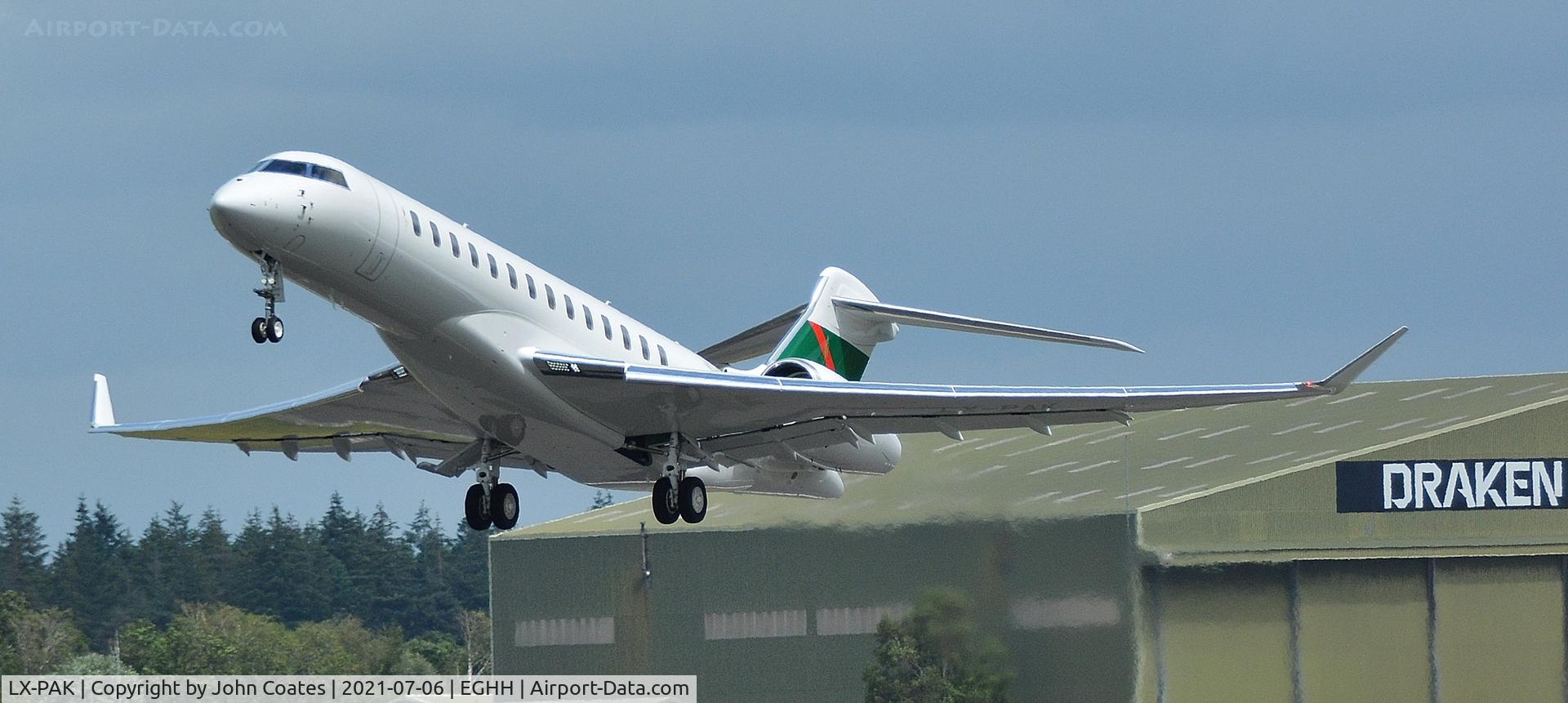 LX-PAK, 2006 Bombardier BD-700-1A10 Global Express C/N 9197, Departing off 26