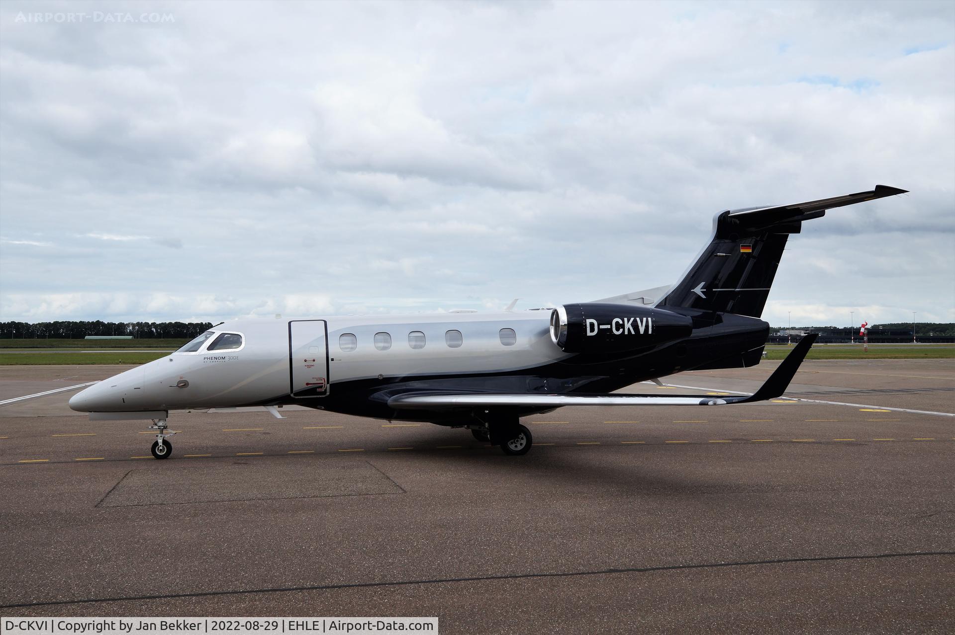 D-CKVI, 2020 Embraer EMB-505 Phenom 300E C/N 50500560, Lelystad Airport