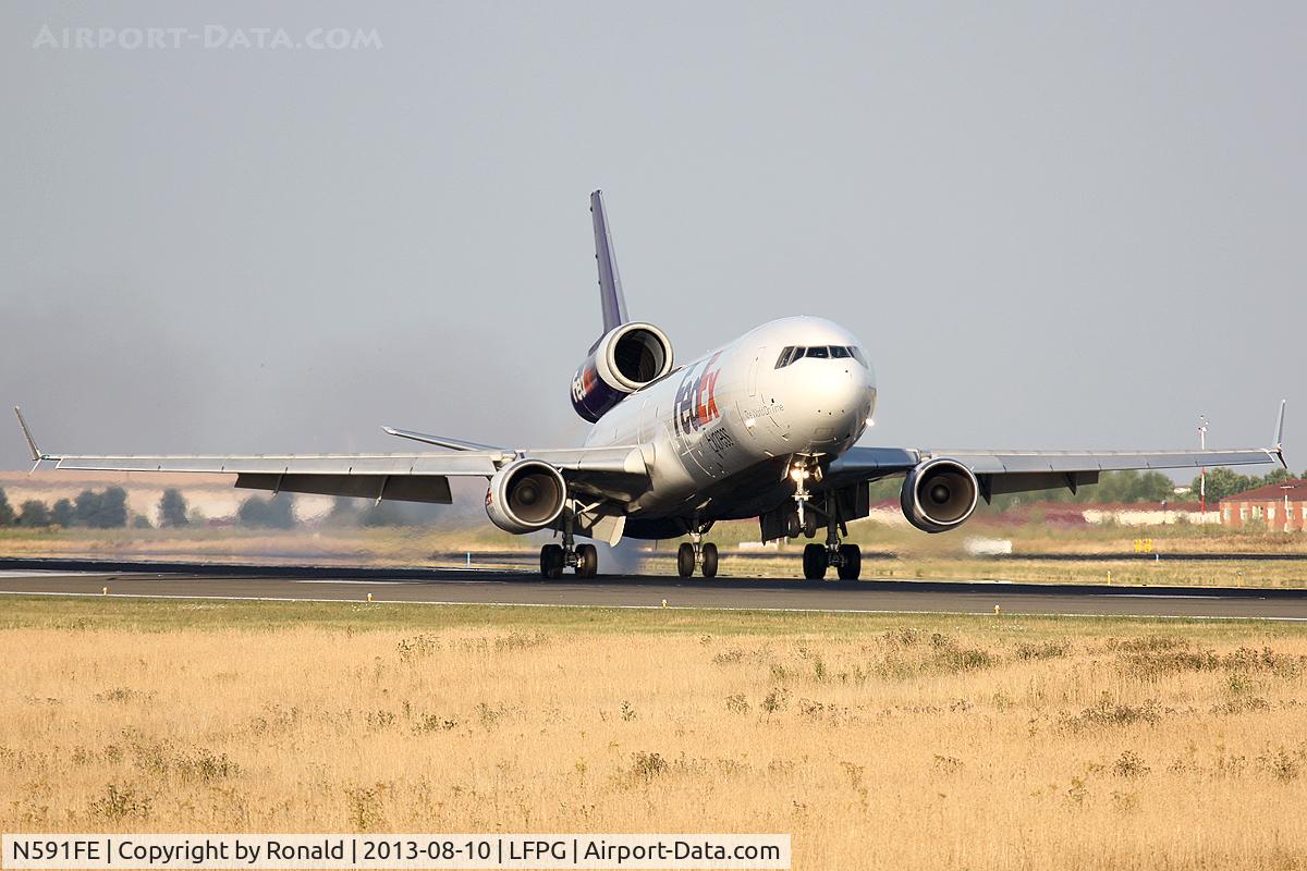 N591FE, 1992 McDonnell Douglas MD-11F C/N 48527, at cdg