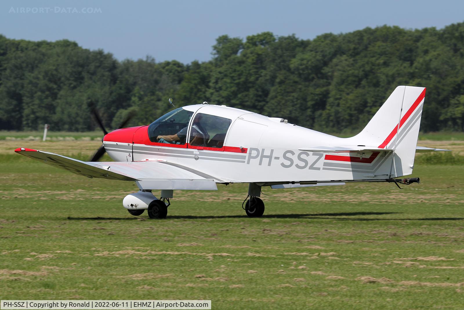 PH-SSZ, Robin DR-400-180 Regent Regent C/N 1112, at ehmz