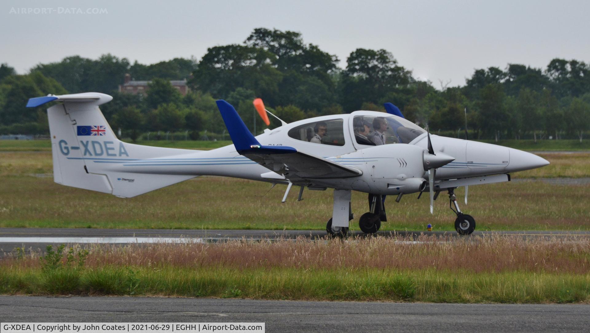 G-XDEA, 2006 Diamond DA-42 Twin Star C/N 42.AC012, Taxiing to depart
