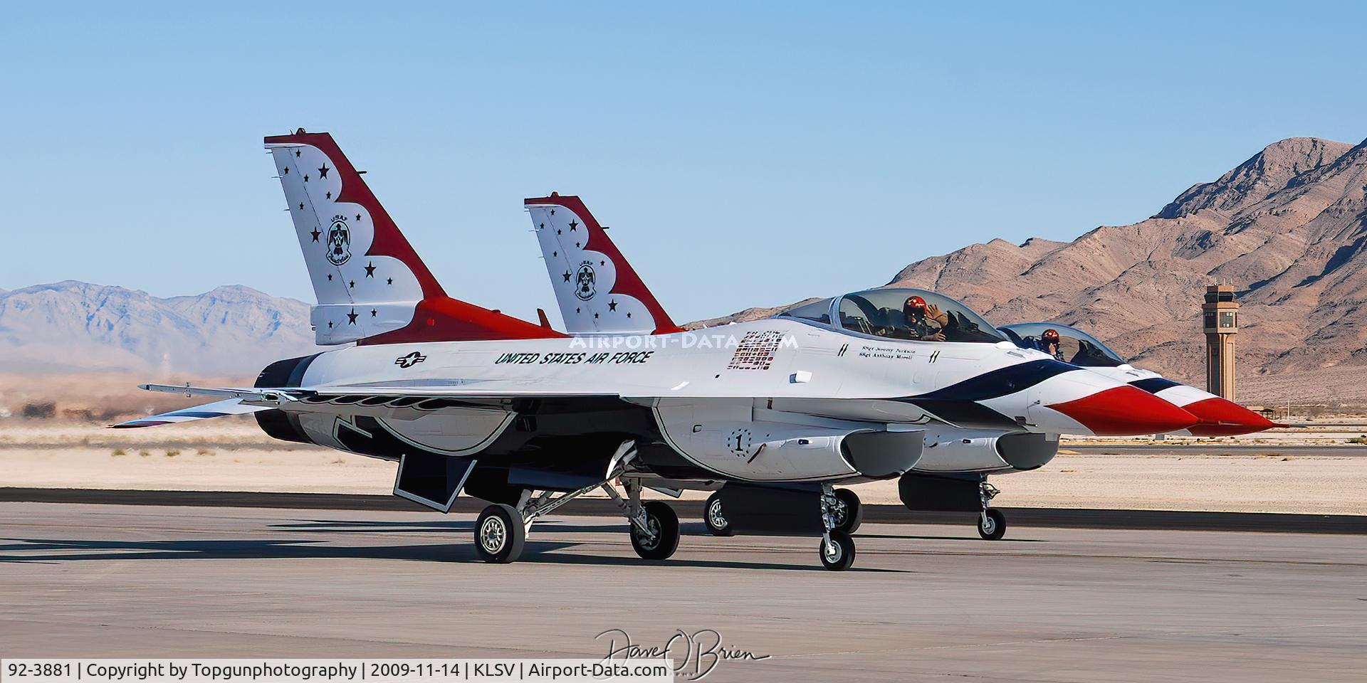 92-3881, 1992 General Dynamics F-16C Fighting Falcon C/N CC-123, Thunderbirds #1 & 2