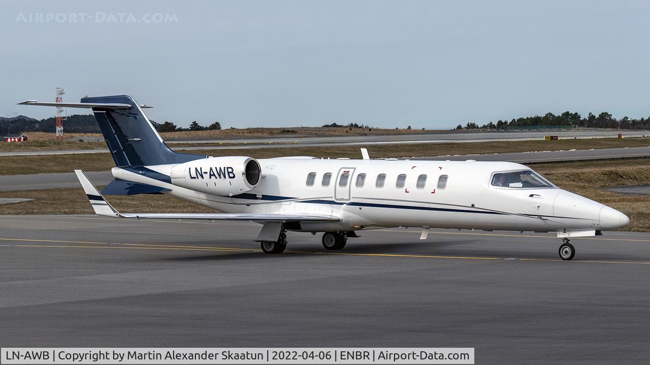LN-AWB, 2002 Learjet 45 C/N 45-219, Taxying for parking.