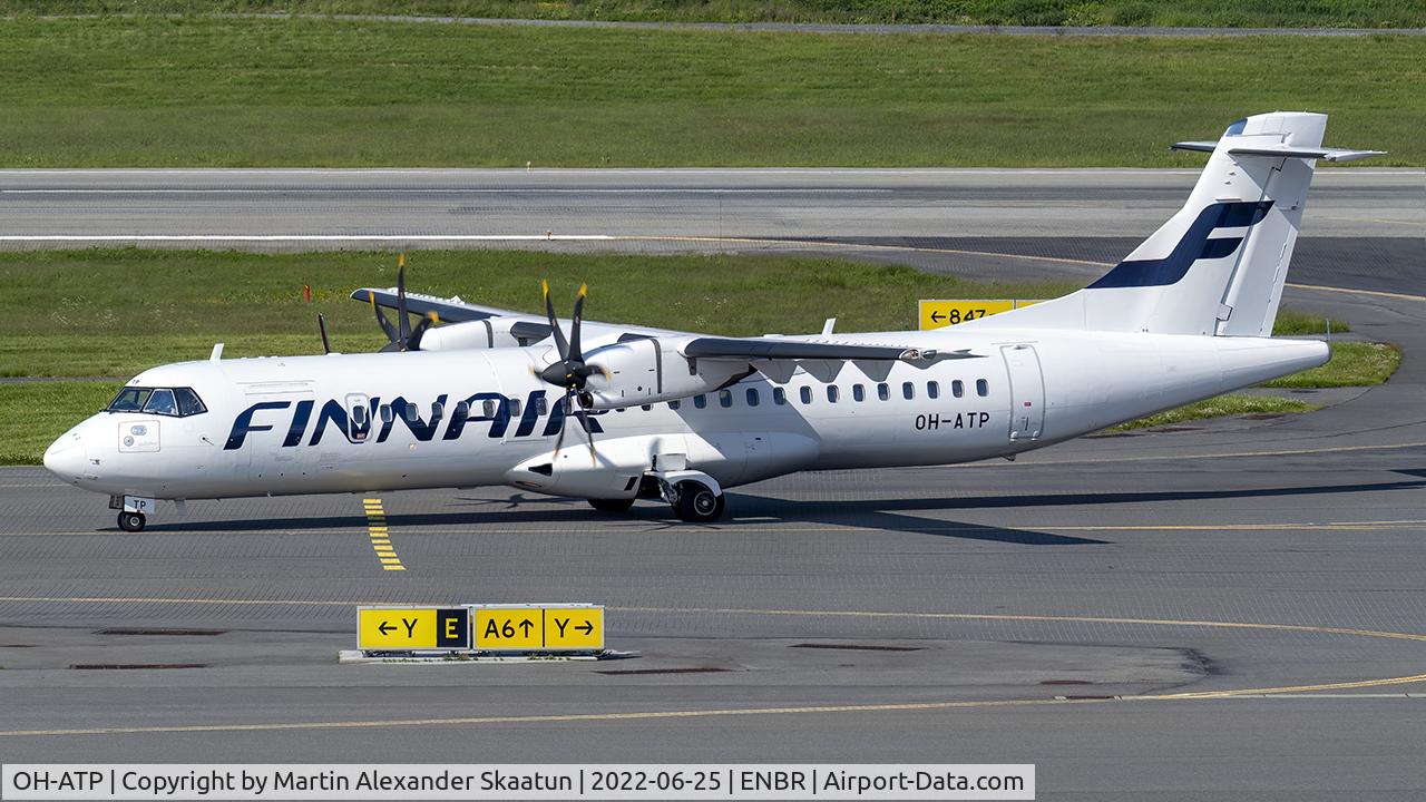 OH-ATP, 2012 ATR 72-500 C/N 1050, Taxying.