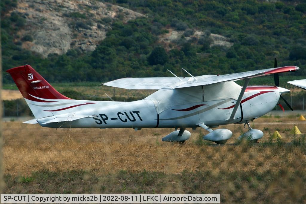 SP-CUT, Cessna 182T Skylane Skylane C/N 18282104, Parked