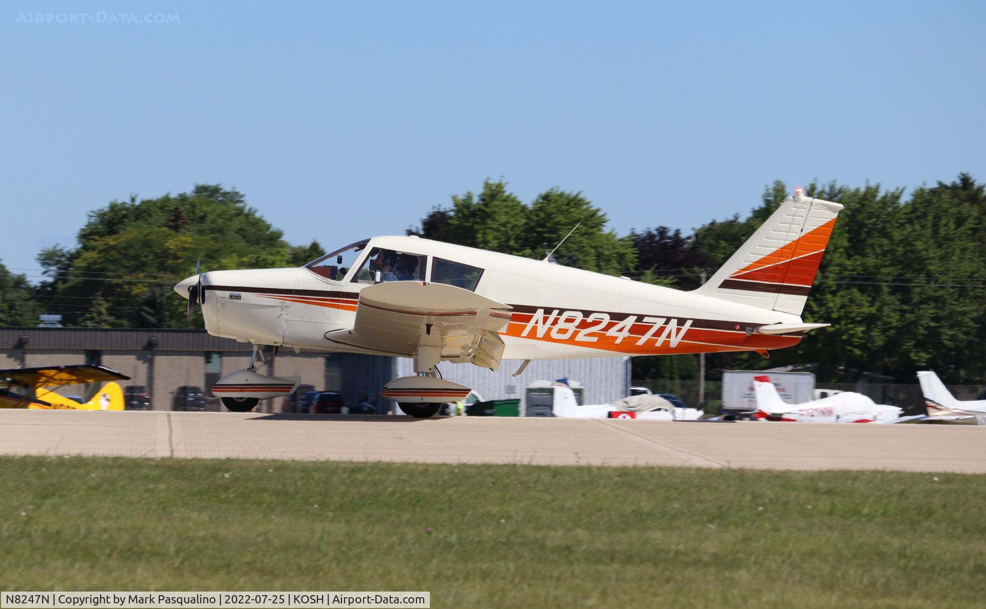 N8247N, 1969 Piper PA-28-140 C/N 28-25456, Piper PA-28-140