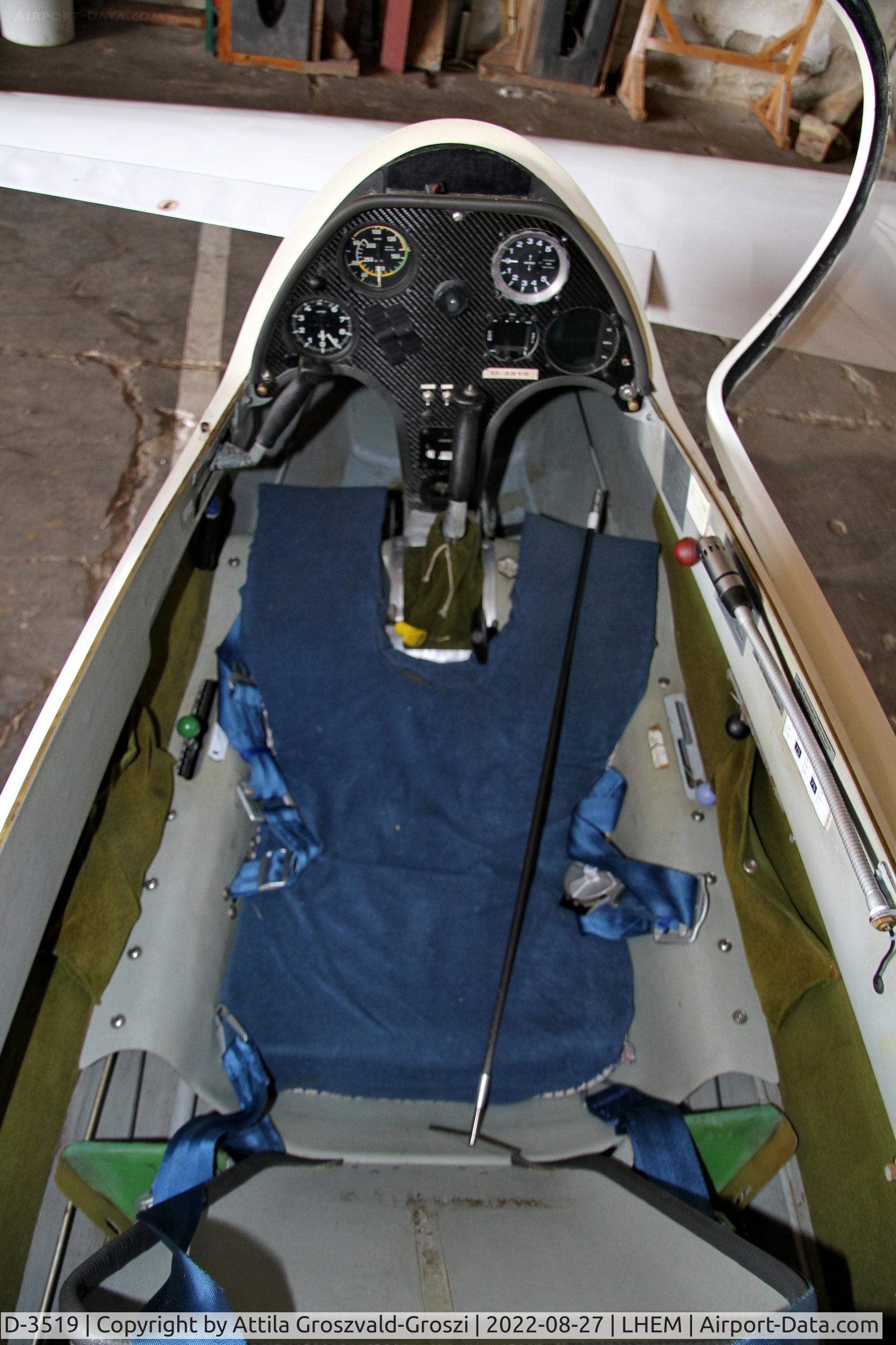D-3519, 1982 Schempp-Hirth Janus C C/N 148, LHEM - id.Rubik Ernö Airport, Esztergom