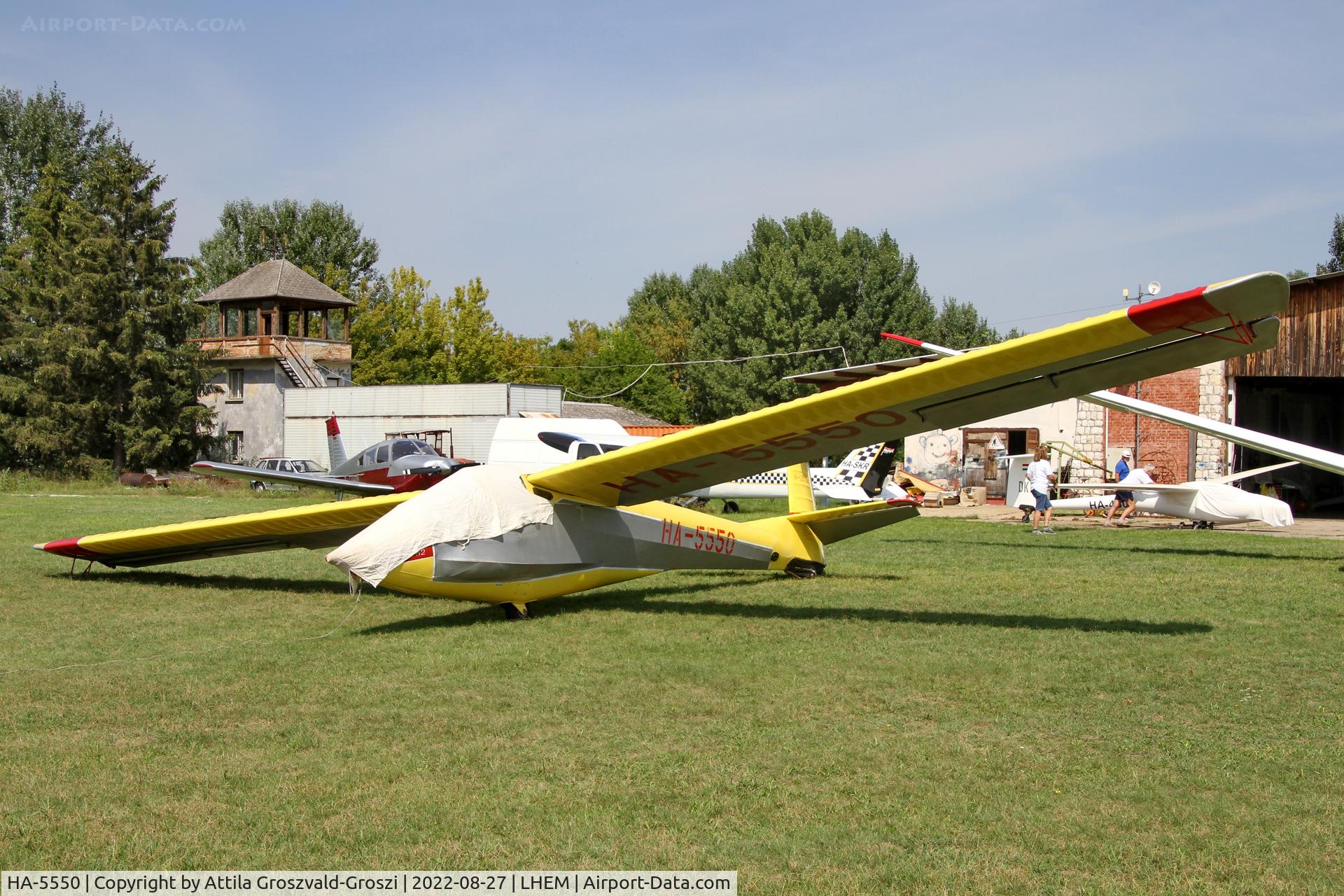 HA-5550, 1989 Rubik R-26SU Góbé '82 C/N AA800068, LHEM - id.Rubik Ernö Airport, Esztergom