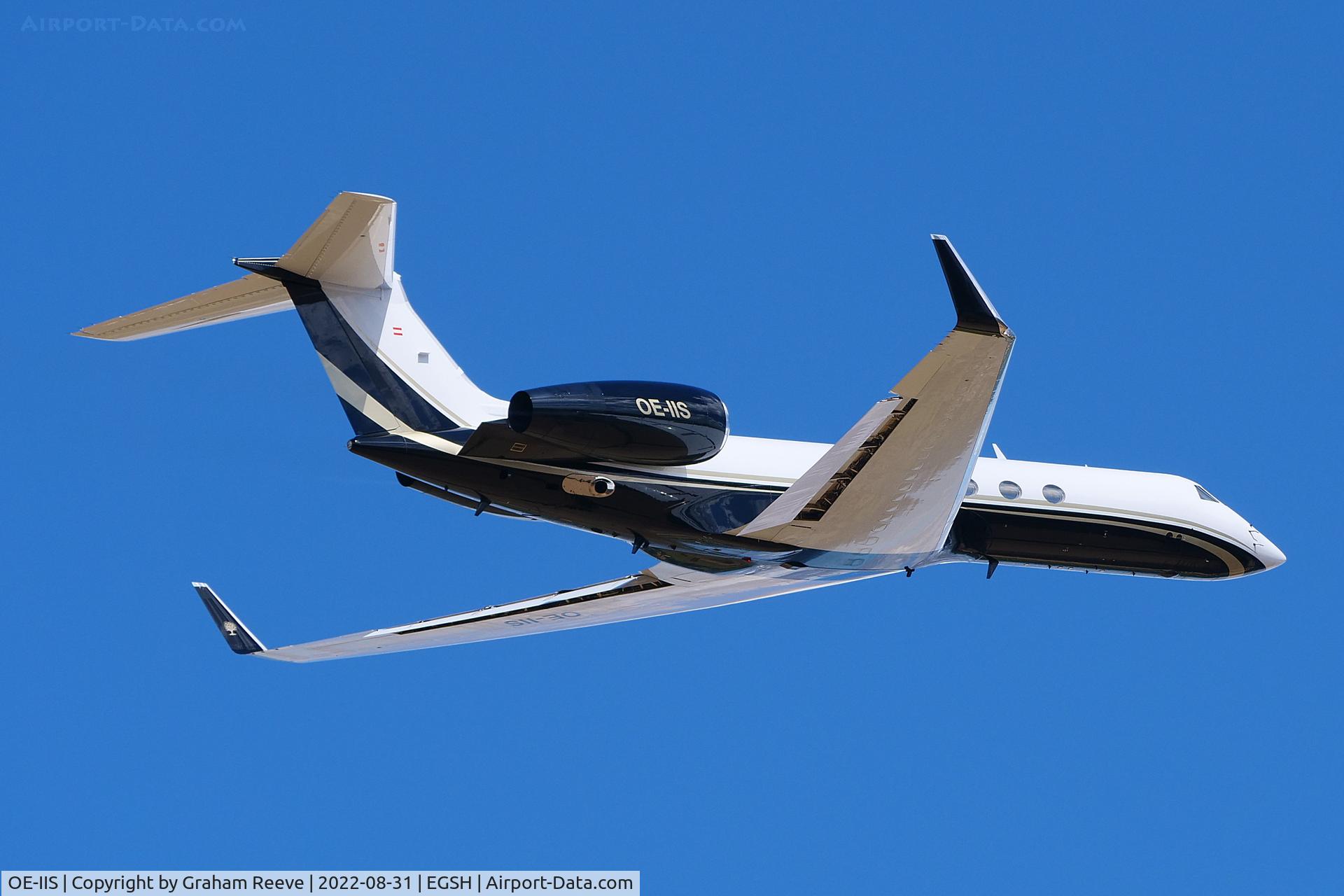 OE-IIS, 1999 Gulfstream Aerospace GV C/N 572, Departing from Norwich.