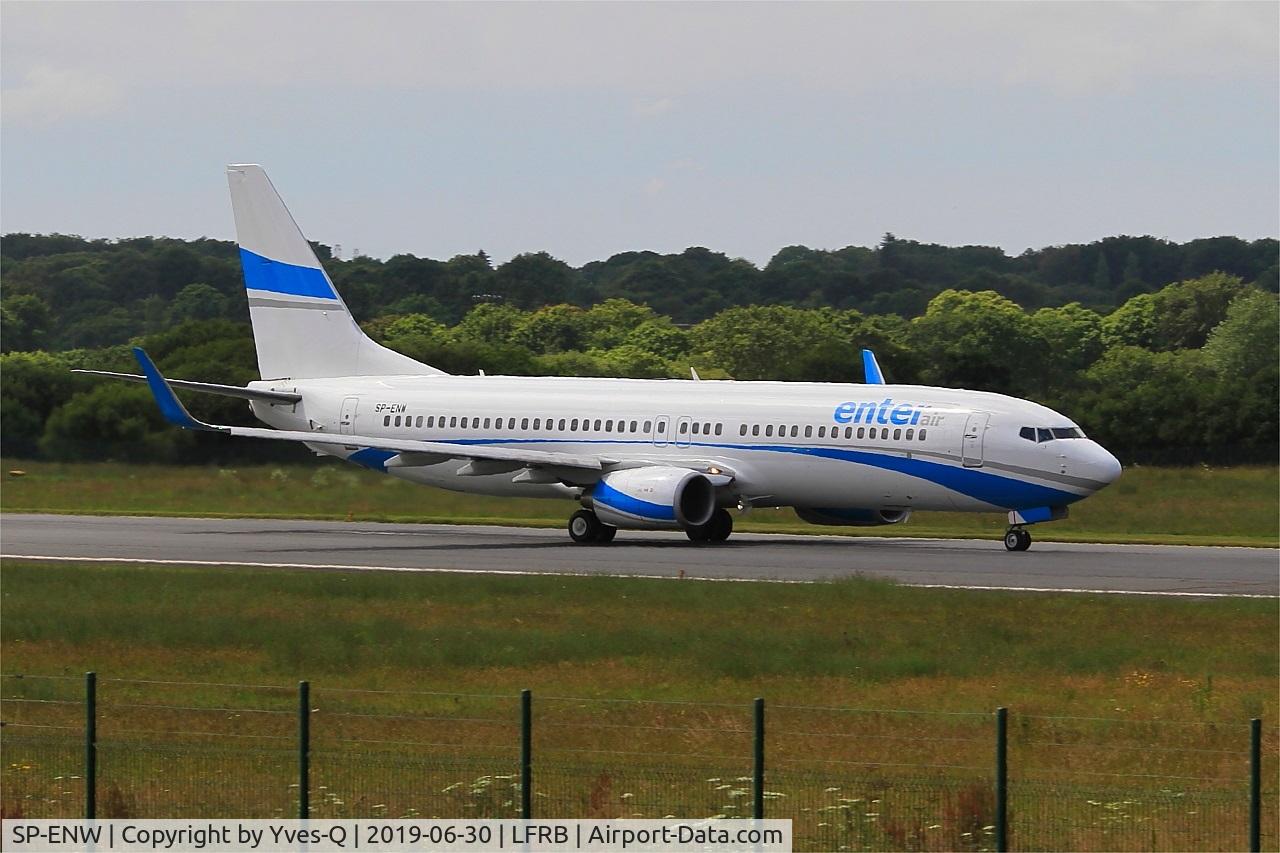 SP-ENW, 1999 Boeing 737-86J C/N 28073, Boeing 737-86J, Take off run rwy 07R, Brest-Bretagne airport (LFRB-BES)