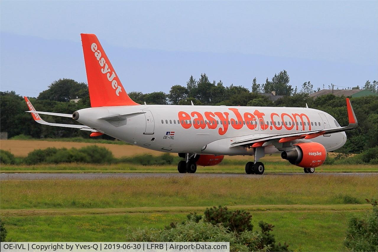 OE-IVL, 2014 Airbus A320-214 C/N 6188, Airbus A320-214, Taxiing rwy 25L, Brest-Bretagne airport (LFRB-BES)