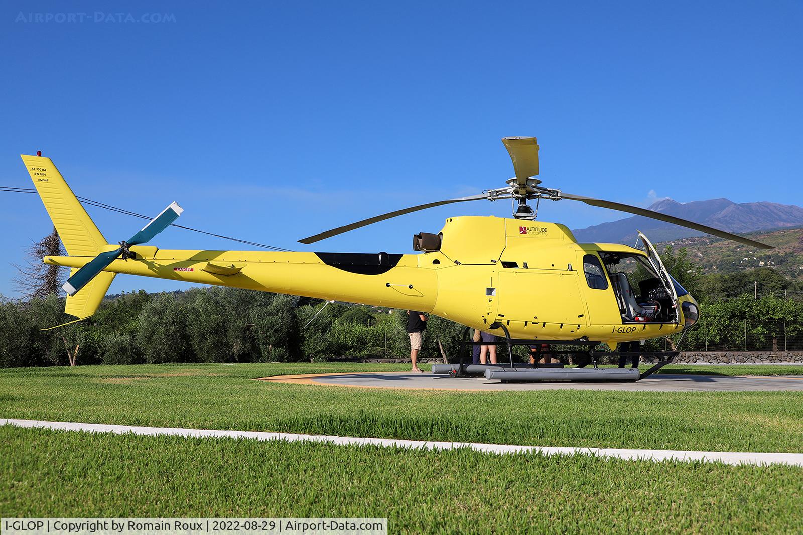 I-GLOP, Aerospatiale AS-350BA Ecureuil C/N 1897, Parked at Elisuperficie Fiumefreddo