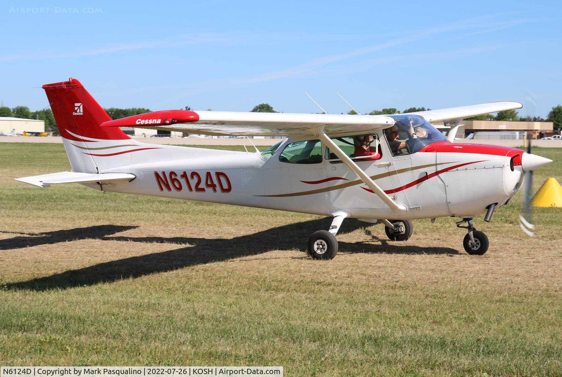 N6124D, 1979 Cessna 172N C/N 17272608, Cessna 172N
