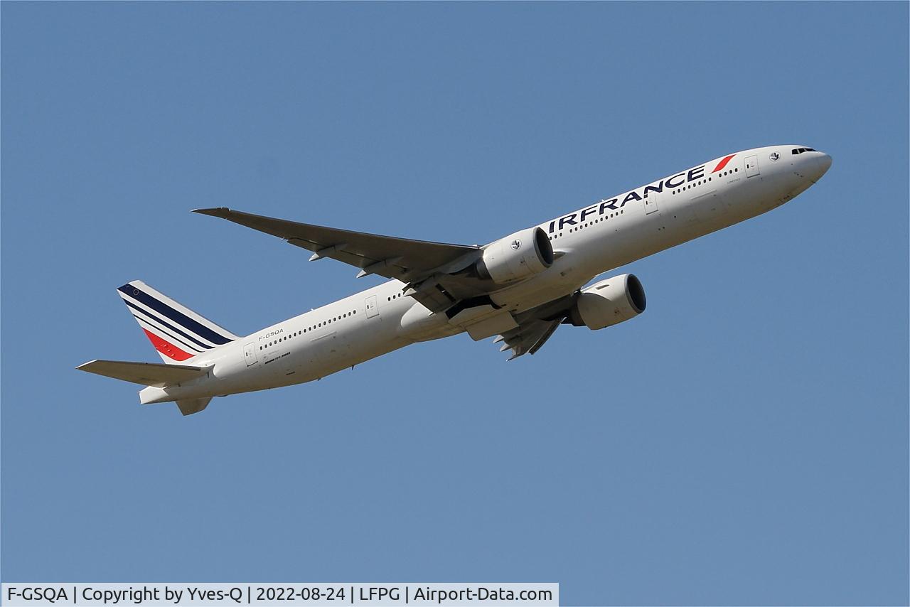 F-GSQA, 2004 Boeing 777-328/ER C/N 32723, Boeing 777-328ER, Take off rwy 09R, Roissy Charles De Gaulle airport (LFPG-CDG)