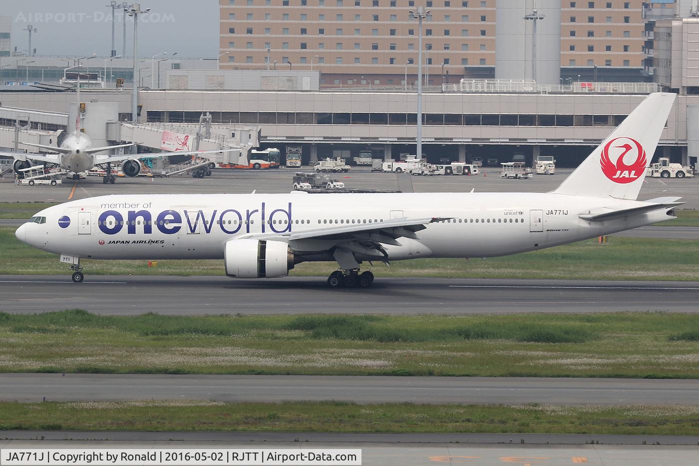 JA771J, 2003 Boeing 777-246 C/N 27656, at hnd