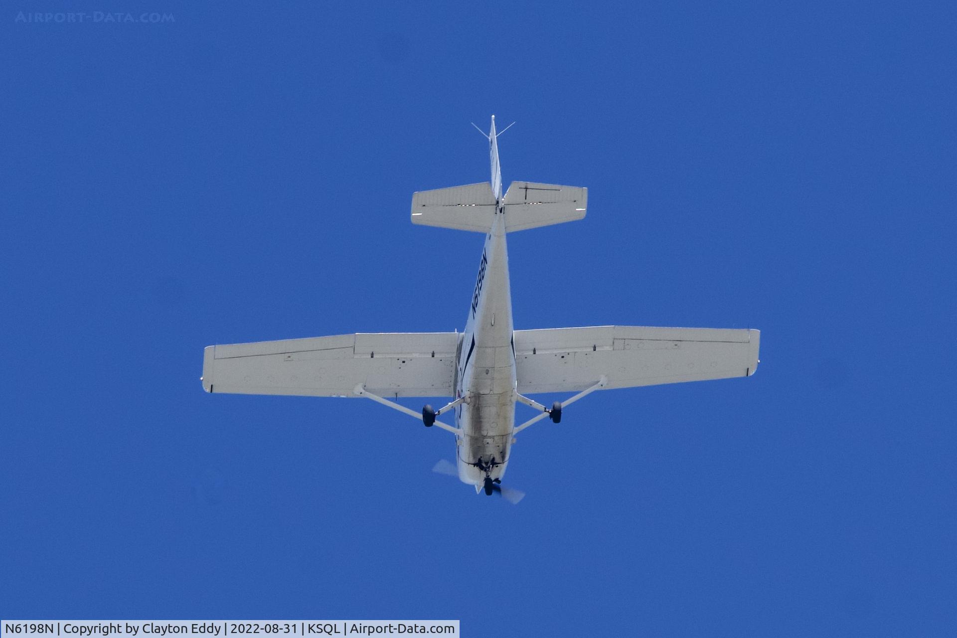 N6198N, 2008 Cessna 172S C/N 172S10792, San Carlos Airport in California 2022.