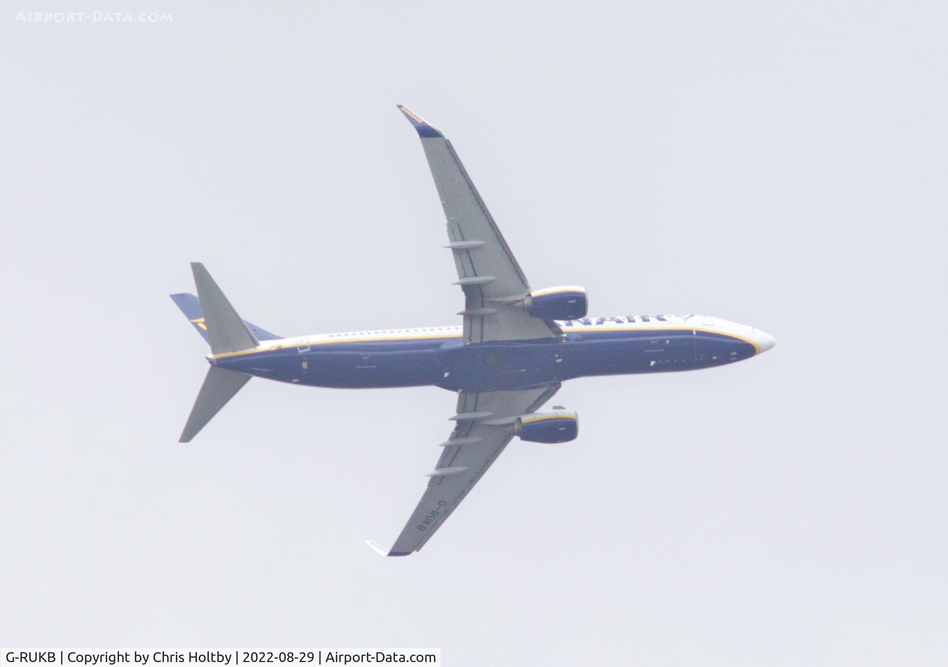 G-RUKB, 2014 Boeing 737-8AS C/N 44690, Over Ware, Herts turning for Stansted Airport, Essex