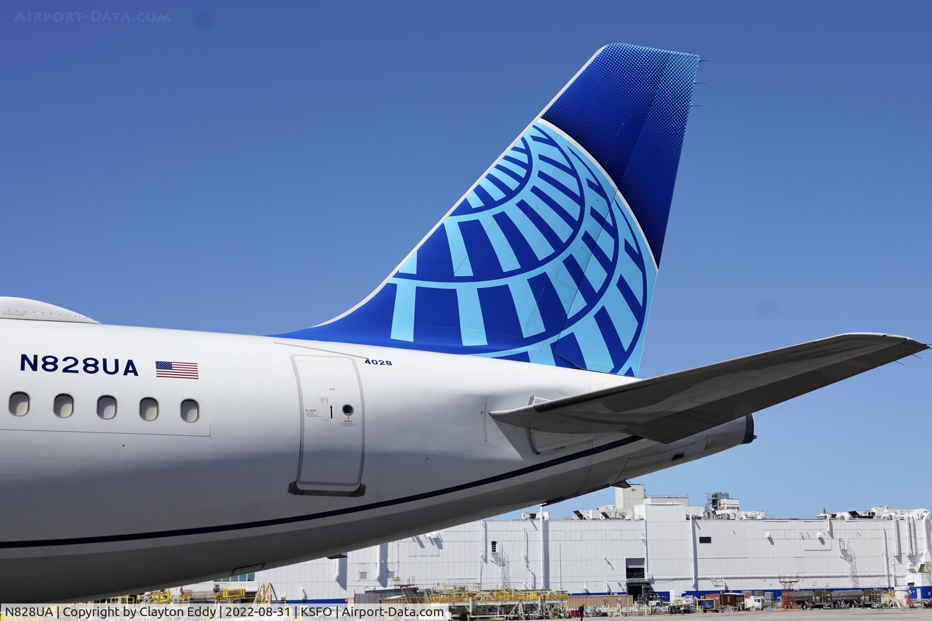 N828UA, 1999 Airbus A319-131 C/N 1031, SFO 2022.