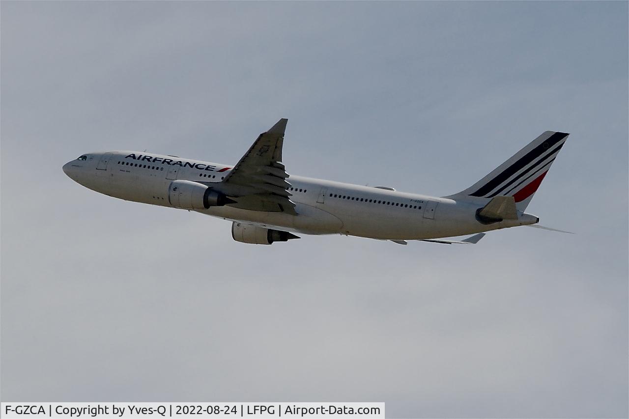 F-GZCA, 2001 Airbus A330-203 C/N 422, Airbus A330-203, Take off rwy 08L, Roissy Charles De Gaulle airport (LFPG-CDG)