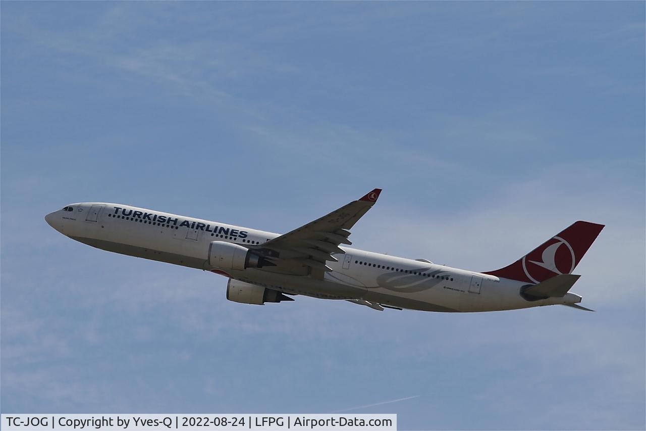 TC-JOG, 2015 Airbus A330-303 C/N 1620, Airbus A330-303, Take off rwy 08L, Roissy Charles De Gaulle airport (LFPG-CDG)