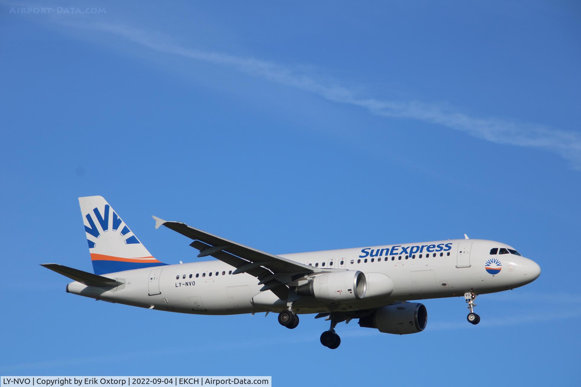 LY-NVO, 2011 Airbus A320-214 C/N 4649, LY-NVO landing rw 04L