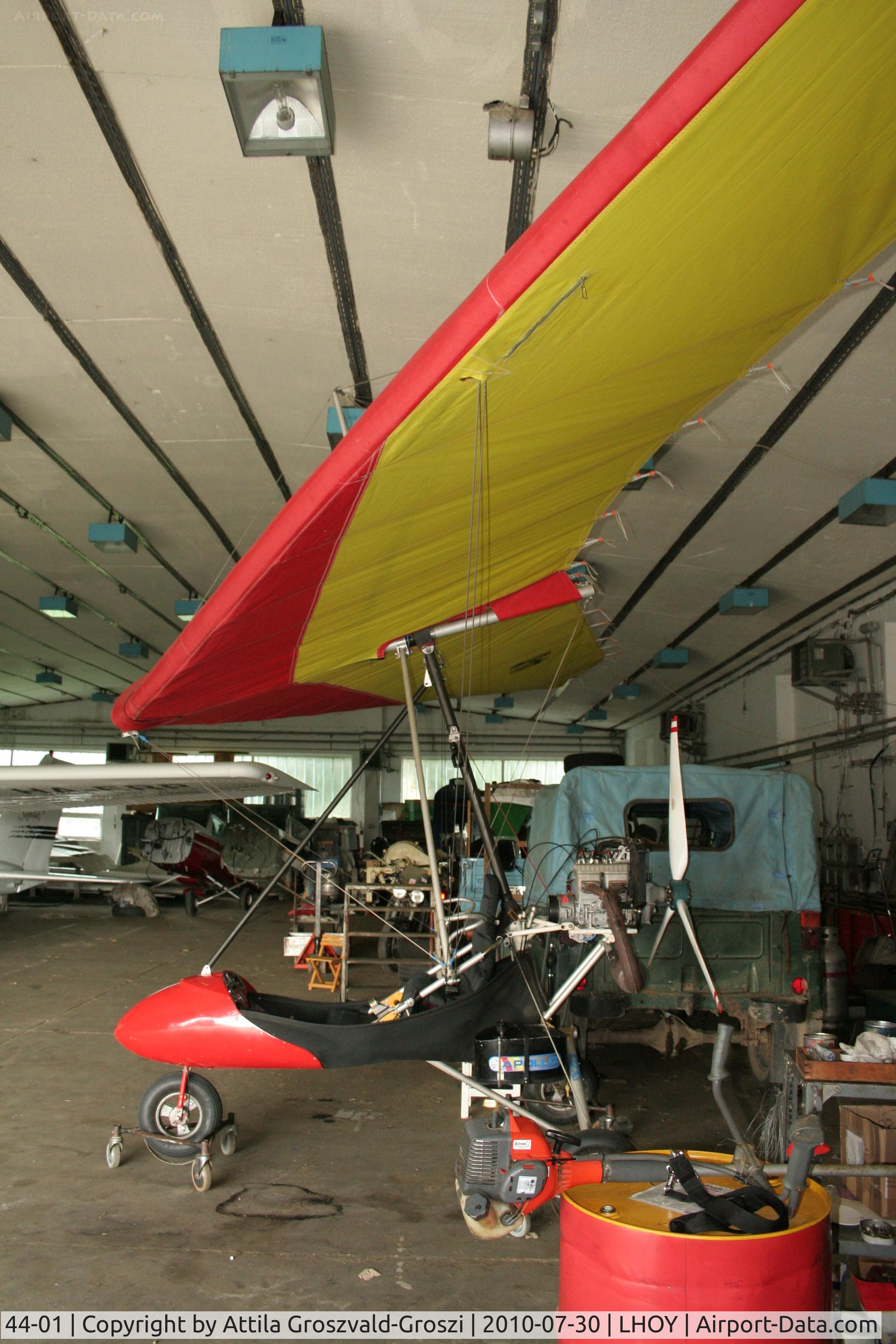 44-01, 1992 Halley Apollo CXM Racer GT C/N MZ 53/92, LHOY - Öcsény Airport, Hungary