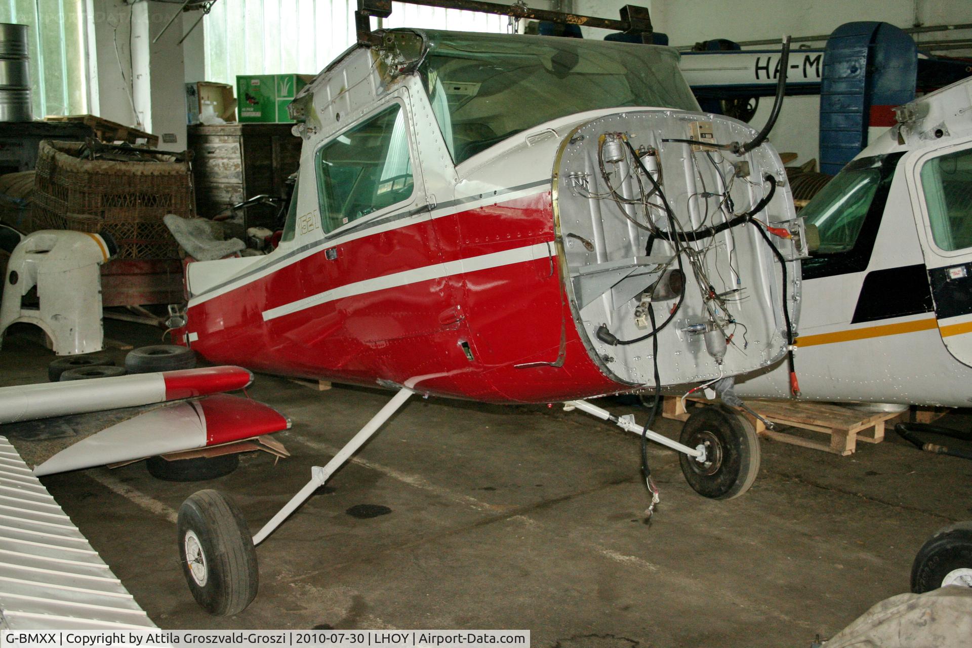 G-BMXX, 1981 Cessna 152 C/N 152-84953, LHOY - Öcsény Airport, Hungary