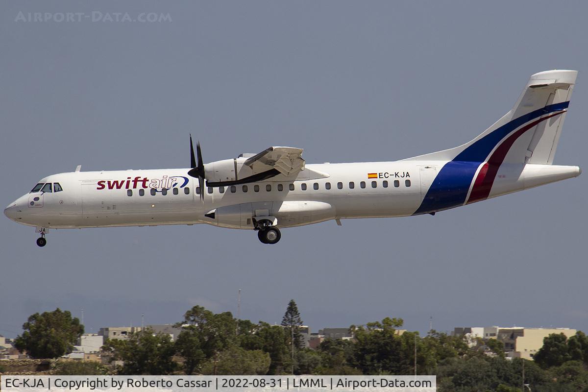 EC-KJA, 1990 ATR 72-202 C/N 207, Runway 31