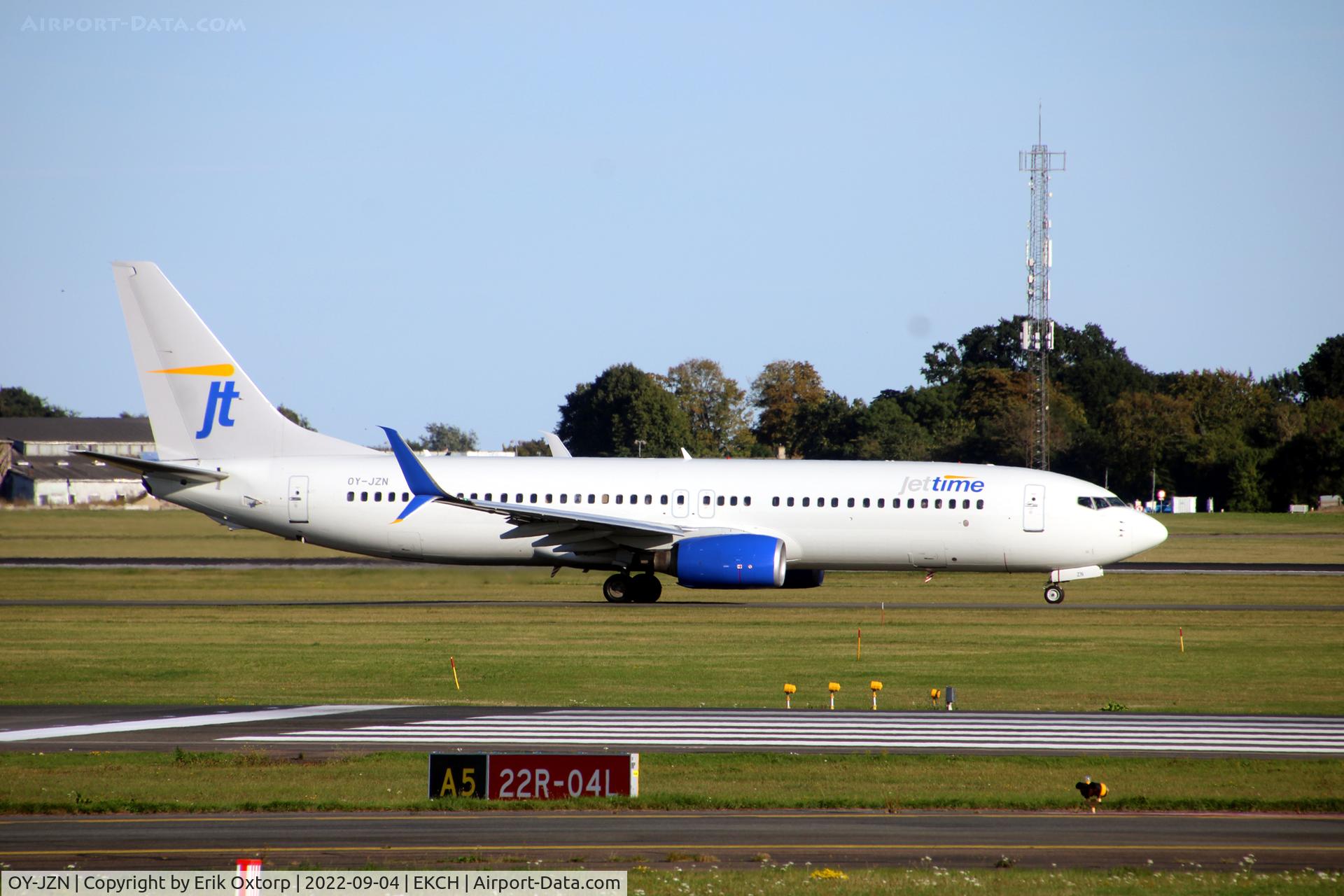 OY-JZN, 2006 Boeing 737-8K5 C/N 34689, OY-JZN taxi for takeoff rw 04R