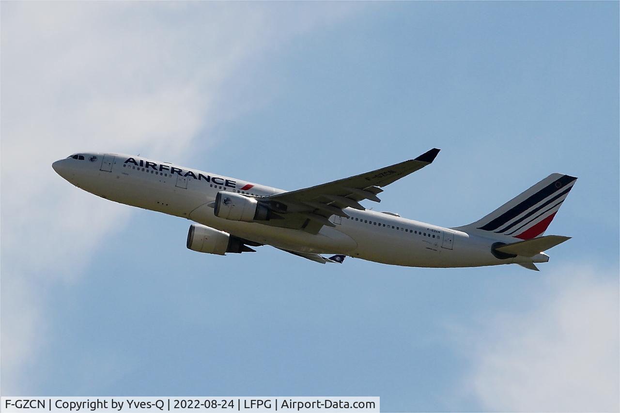 F-GZCN, 2004 Airbus A330-203 C/N 584, Airbus A330-203, Take off rwy 08L, Roissy Charles De Gaulle airport (LFPG-CDG)