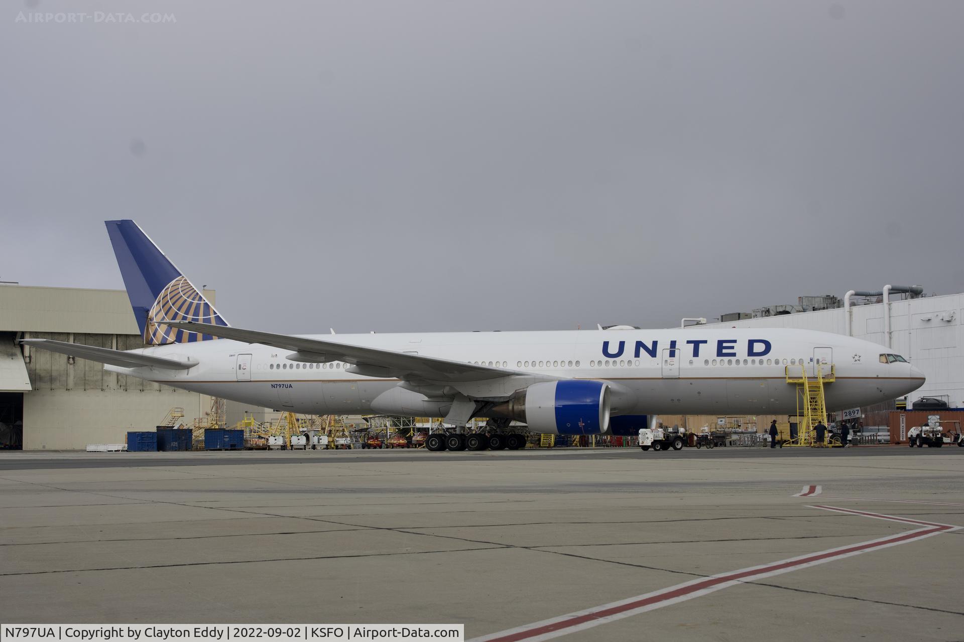 N797UA, 1998 Boeing 777-222 C/N 26924, SFO 2022.