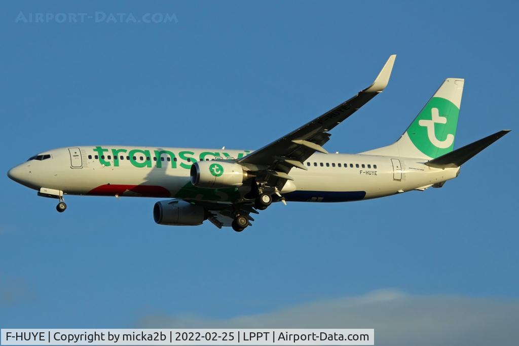 F-HUYE, 2017 Boeing 737-800 C/N 42278, Landing