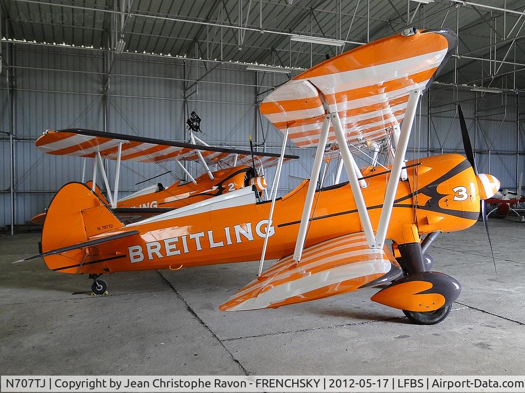 N707TJ, 1943 Boeing A75N1(PT17) C/N 75-950, AeroSuperBatics - Team Guinot