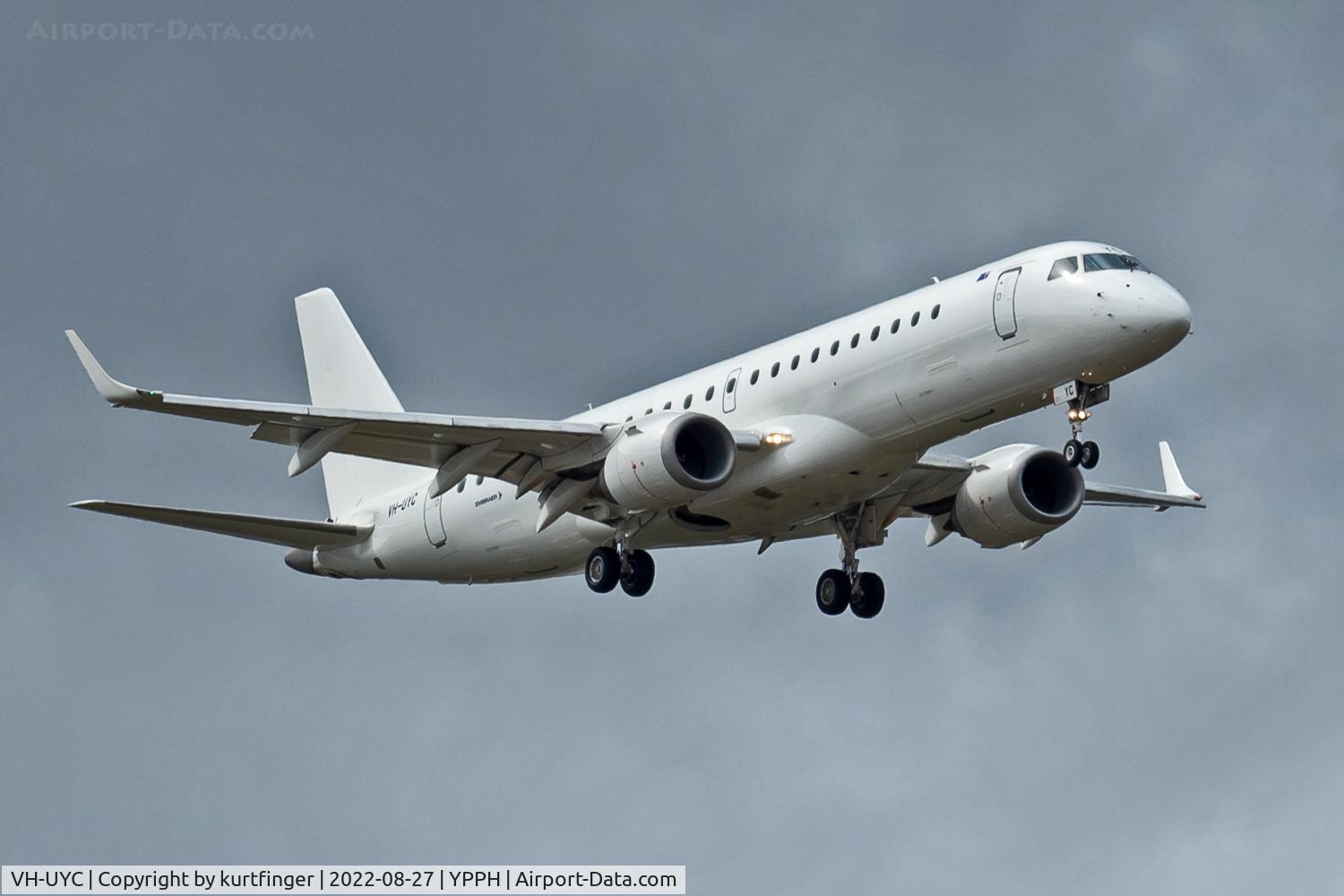 VH-UYC, 2005 Embraer 190AR (ERJ-190-100IGW) C/N 19000016, Boeing 737-4YO SF cn 25184-2227. Airwork ZK-FXM rwy 21 YPPH 27 August 2022