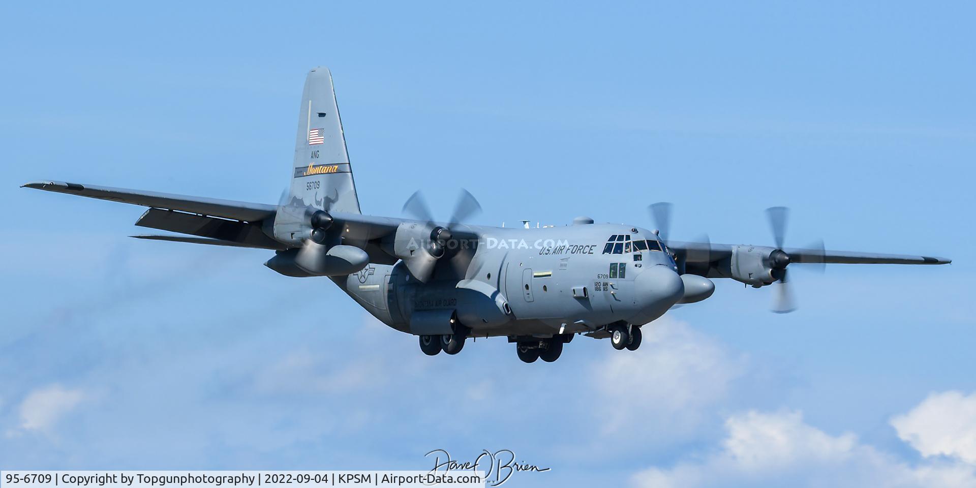 95-6709, 1995 Lockheed C-130H Hercules C/N 382-5417, REACH147 inbound RW16