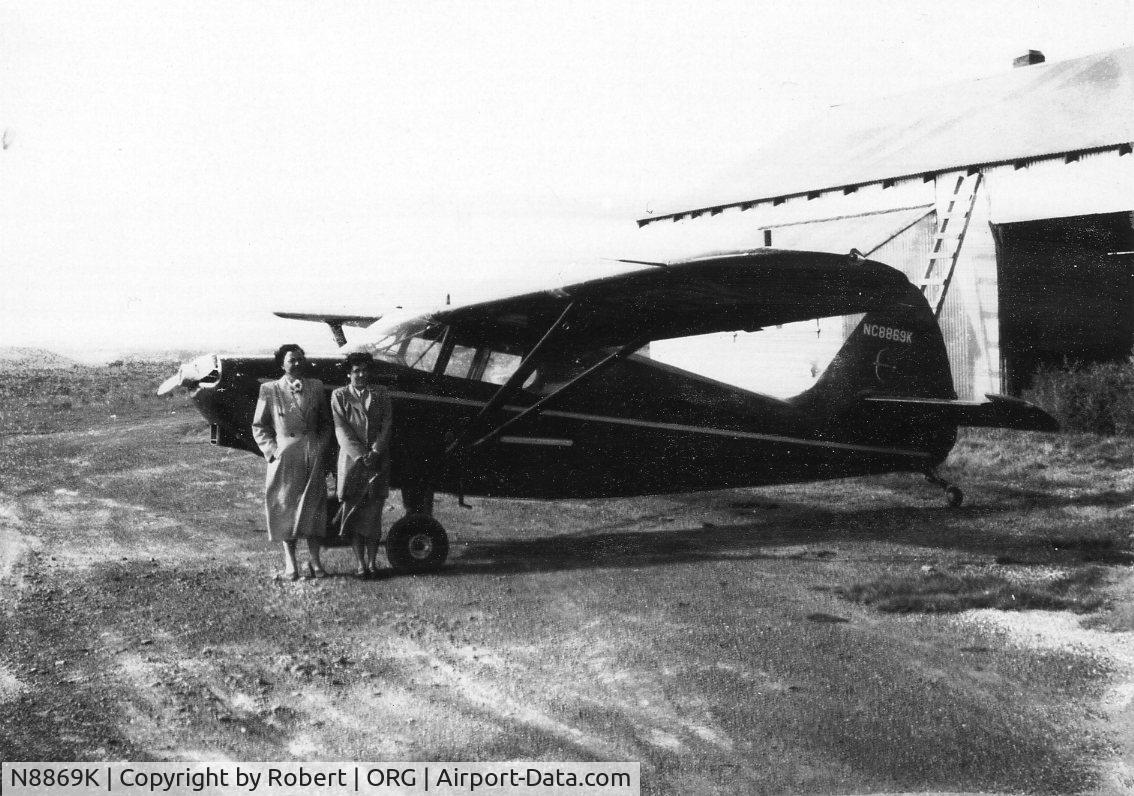 N8869K, 1947 Stinson 108-1 Voyager C/N 1081869, Mom in front of Dads Stinson