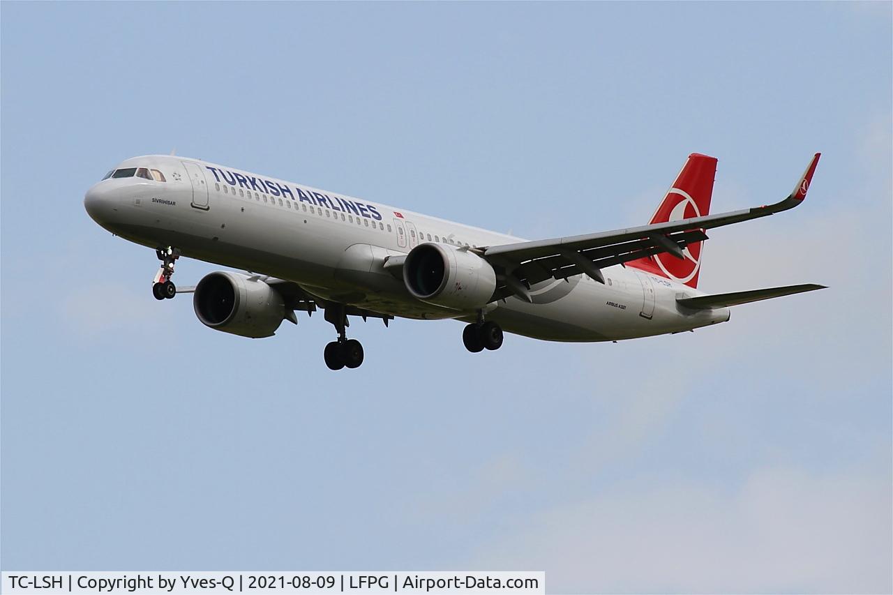 TC-LSH, 2019 Airbus A321-271NX C/N 8919, Airbus A321-271NX, Short approach rwy26L, Roissy Charles De Gaulle airport (LFPG-CDG)