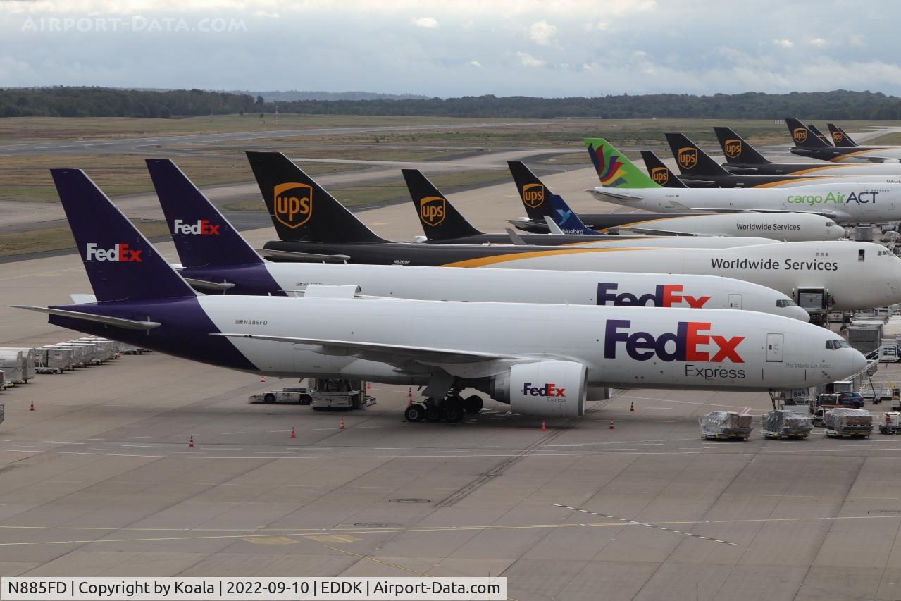 N885FD, 2011 Boeing 777-FS2 C/N 41064, With full Saturday morning ramp.