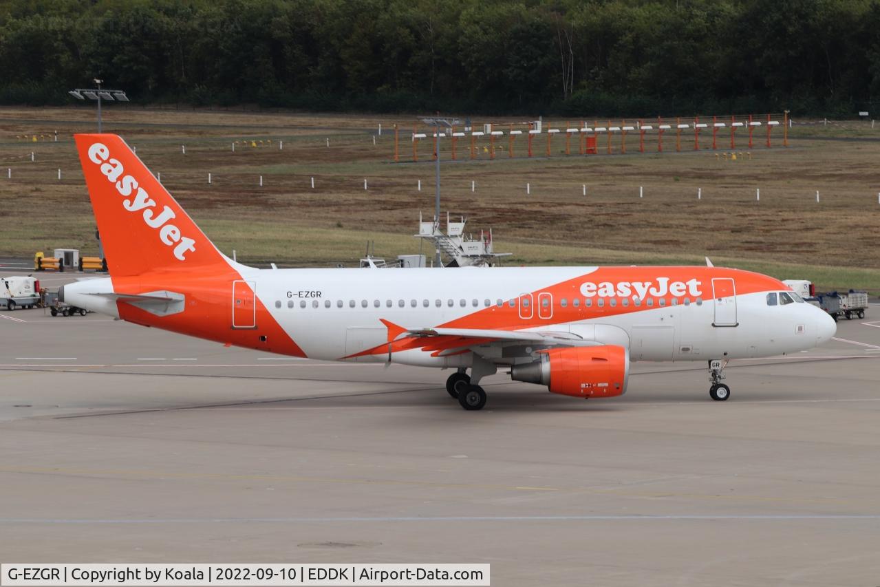 G-EZGR, 2011 Airbus A319-111 C/N 4837, Leaving to London Gatwick.