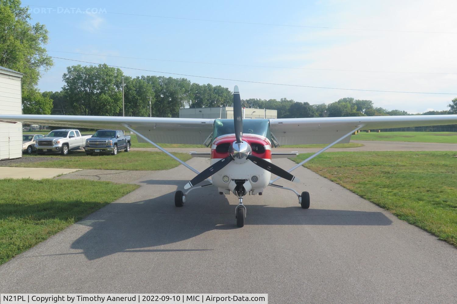 N21PL, 1984 Cessna R182 Skylane RG C/N R182-01983, 1984 Cessna R182, c/n: R18201983, Yankee Flying Club