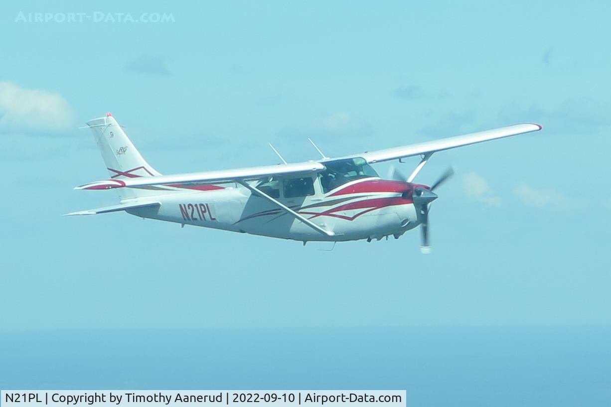 N21PL, 1984 Cessna R182 Skylane RG C/N R182-01983, 1984 Cessna R182, c/n: R18201983, taken from N6444T between 04W and KMIC