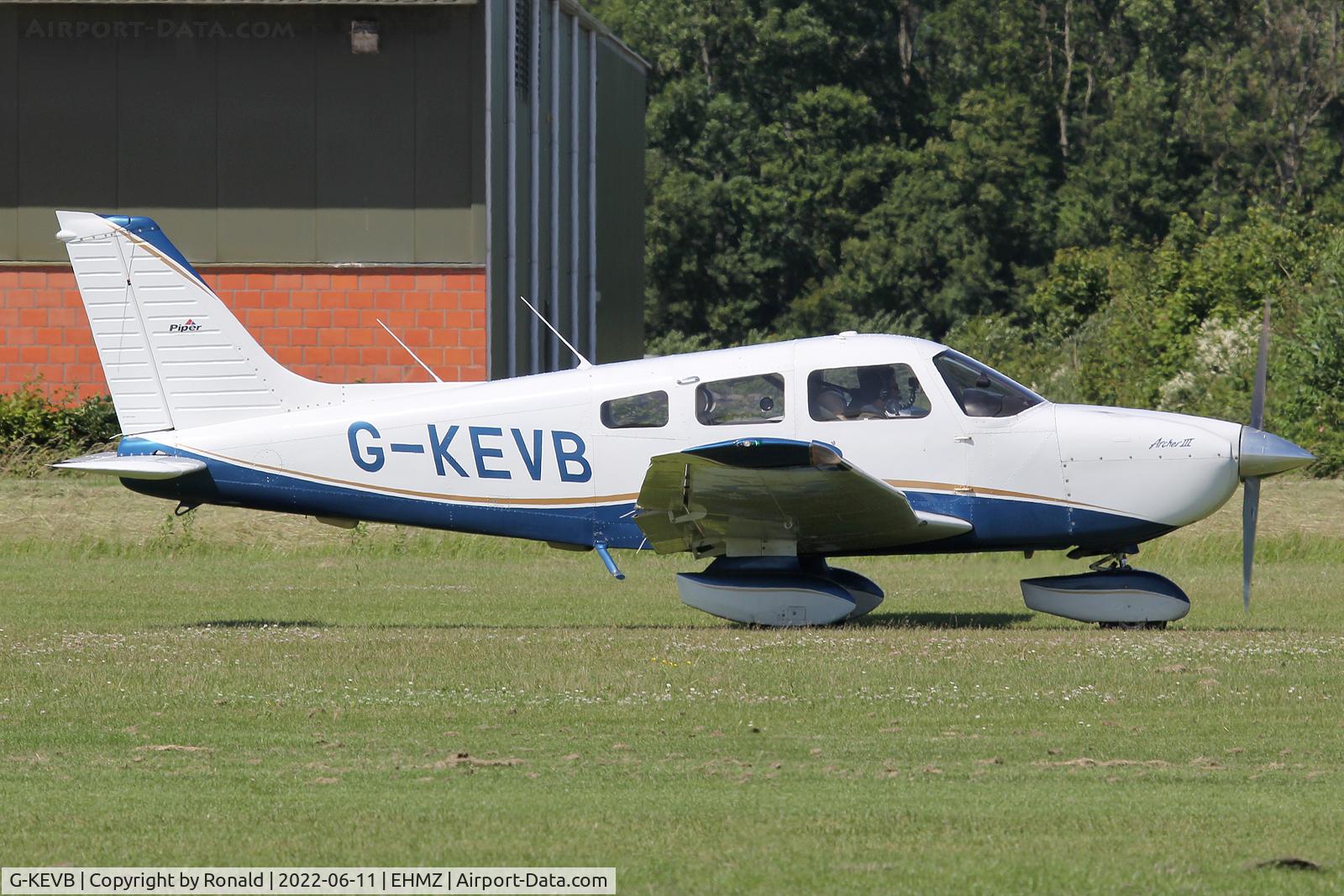 G-KEVB, 1997 Piper PA-28-181 Cherokee Archer III C/N 2843098, at ehmz