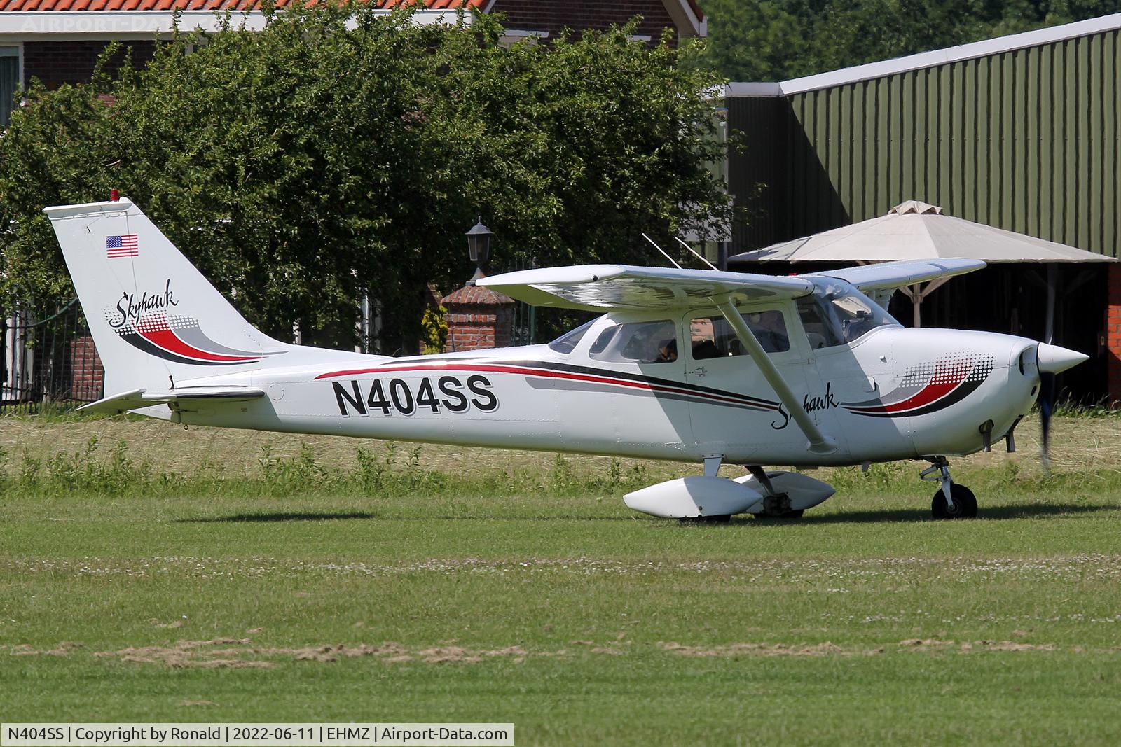 N404SS, Reims F172H Skyhawk C/N 0702, at ehmz