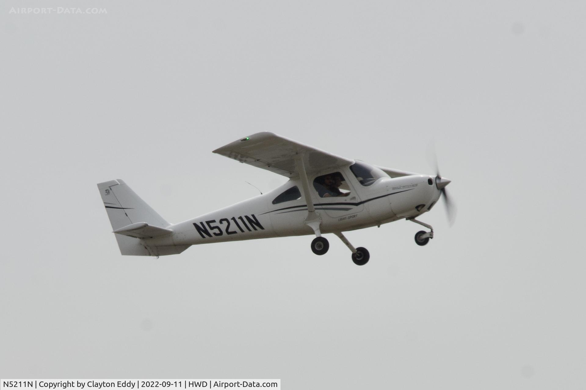 N5211N, Cessna 162 Skycatcher C/N 16200032, Hayward Airport in California 2022.