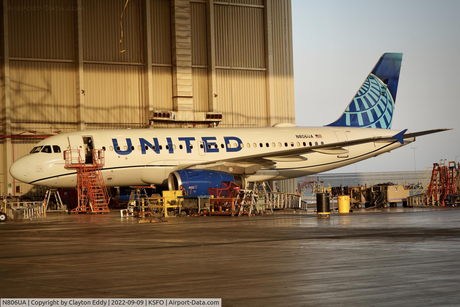 N806UA, 1998 Airbus A319-131 C/N 788, SFO 2022.