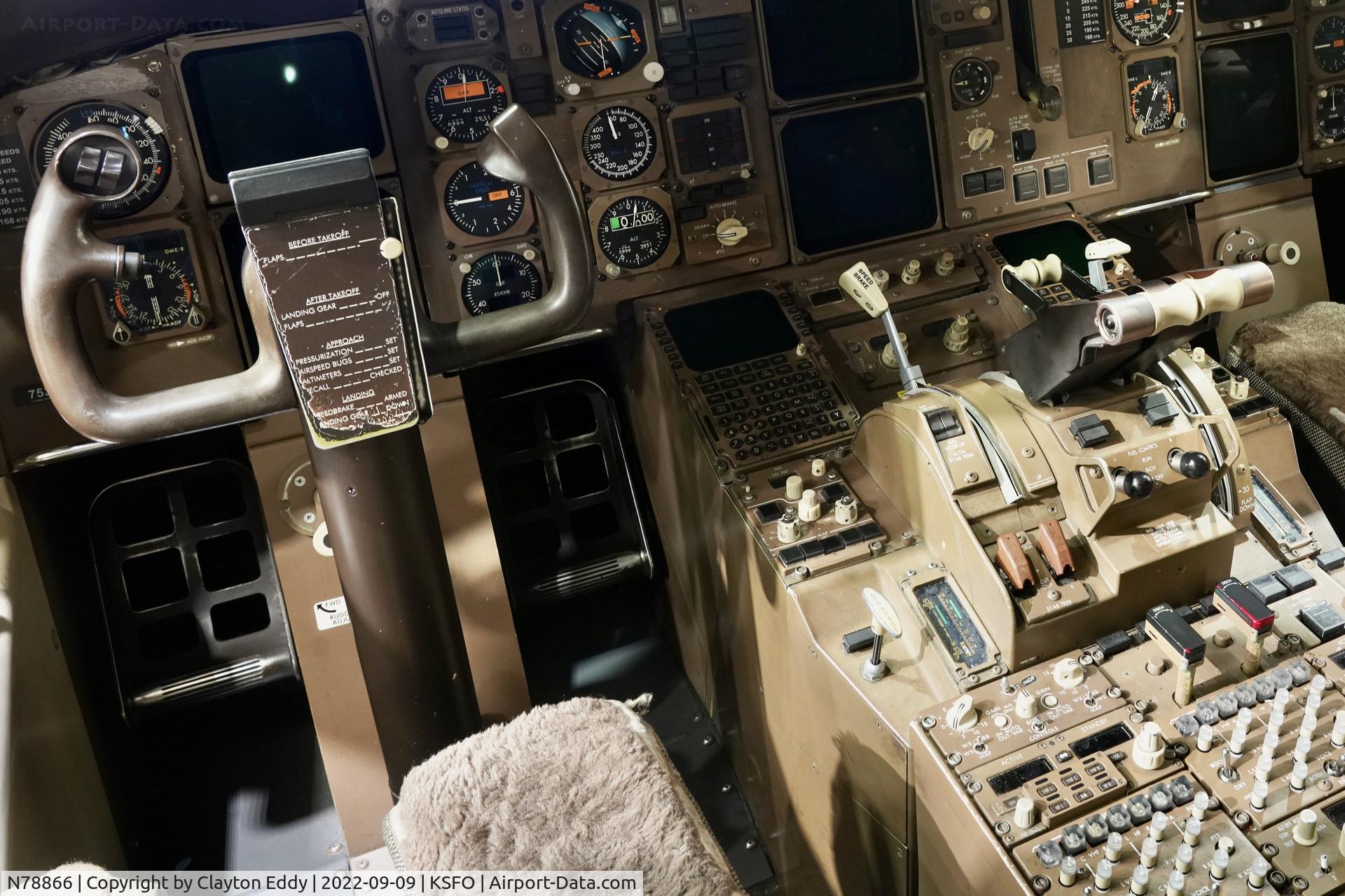 N78866, 2002 Boeing 757-33N C/N 32591, SFO 2022.